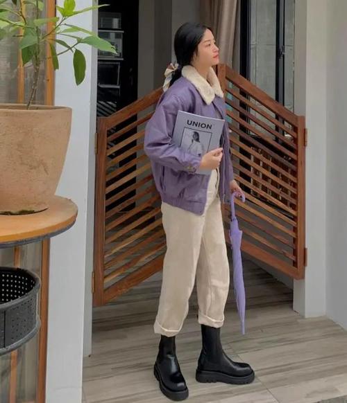 马丁靴算什么,今年大热的是"烟筒靴",搭配各种裤子都好看