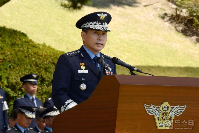 新任韩国空军参谋总长:郑景斗空军大将