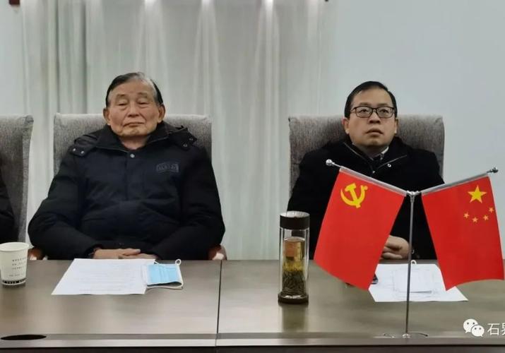 凤台县政协副主席李纯海(右一),凤台县文联主席王安超(中),凤台县委