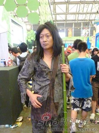 衣衫褴褛的乞丐哥