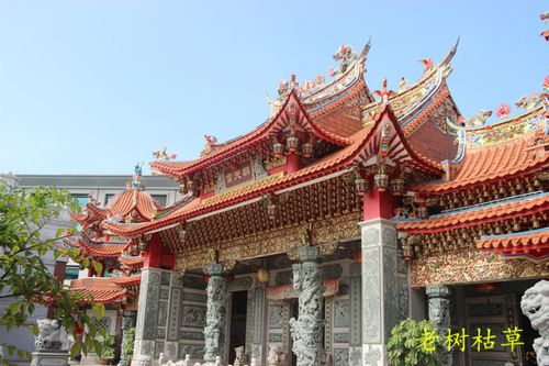 厦门闽南朝天宫位于殿前街道闽南古镇东南侧,是一座大型妈祖庙.
