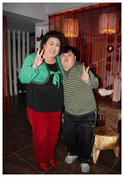 出道30年一直以富婆形象示人只谈过一次恋爱56岁董立范无人娶