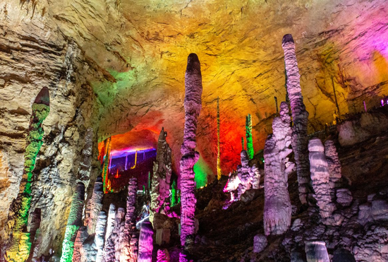 张家界黄龙洞景区"五一"对自驾游车主免