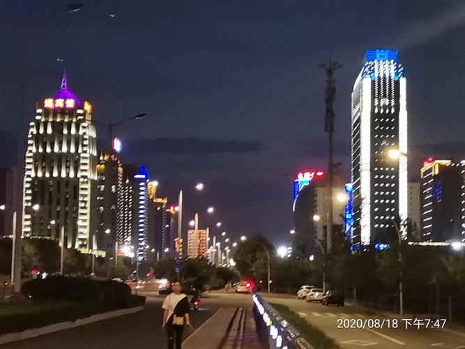 安阳夜景,刘慧明拍摄于文峰大道与光明路交叉口.