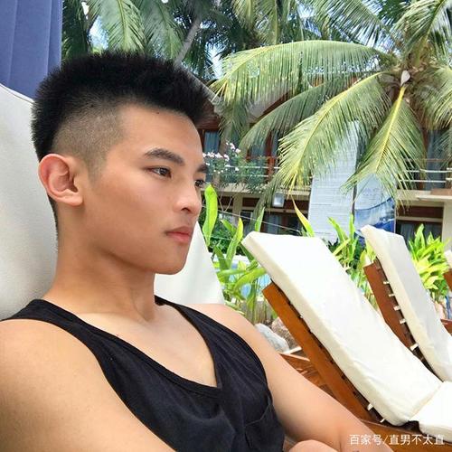 阳光帅气的鲜肉帅哥小可爱是你喜欢的类型么