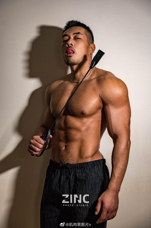 肌肉男#