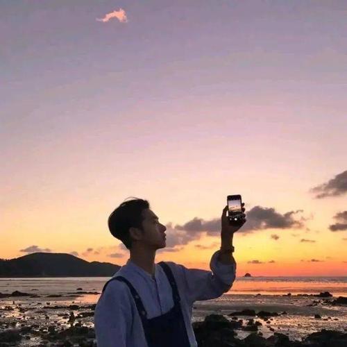 头像| 我预谋在某个阳光正好的冬天遇见你