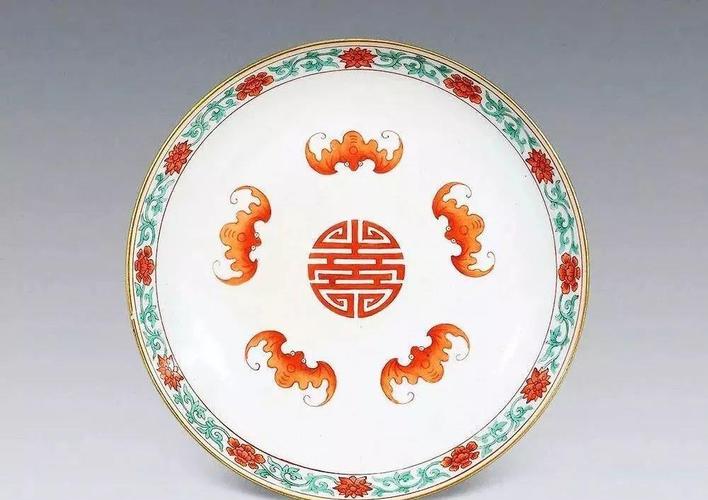 在中国古代文化中,蝙蝠代表了福气,并不代表灾祸