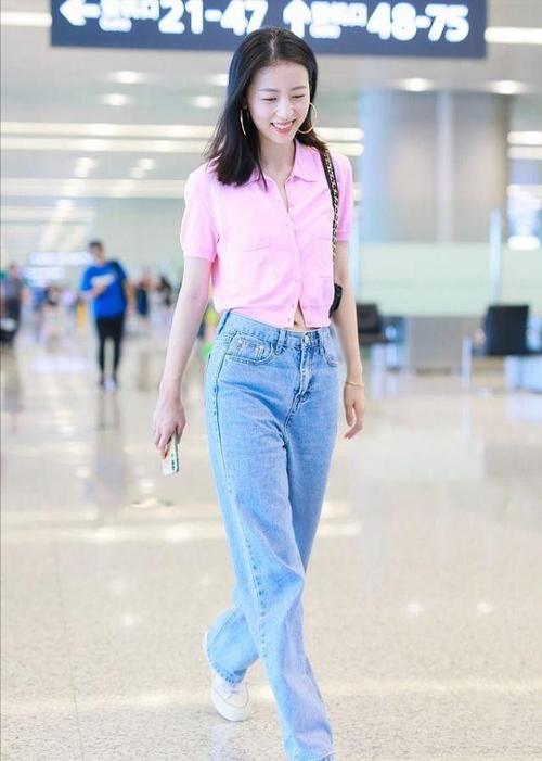 周雨彤"教科书式穿搭"教你显高显瘦还时髦