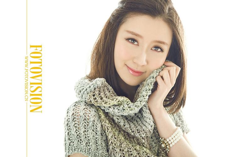 《新生活》2013年首刊封面女郎——凤凰卫视新闻主持人黄橙子