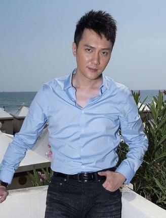 冯绍峰被国航弄丢全部行李 发文求帮忙找回