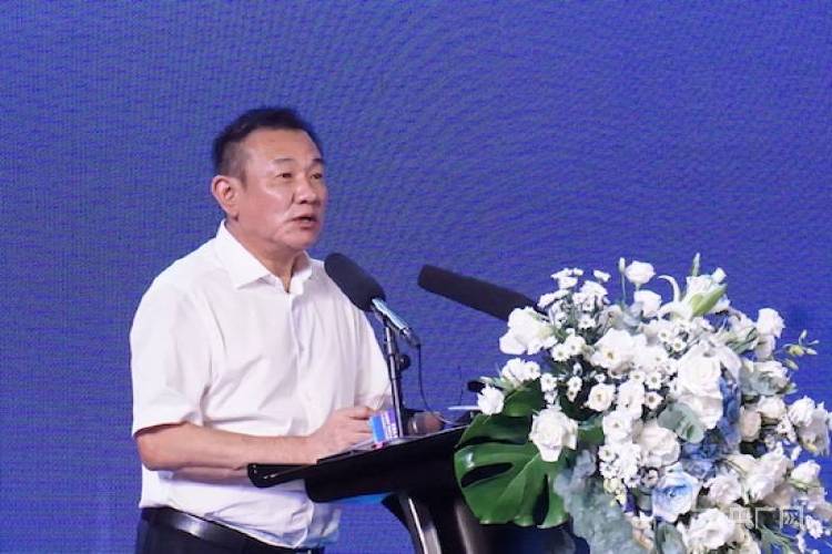 海口市委常委,市政府常务副市长鞠磊致辞 央广网记者 钟宁 摄