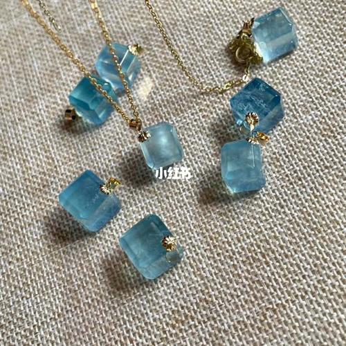 海蓝宝吊坠_海蓝宝_吊坠_925银_镀金_补水_时尚_配饰