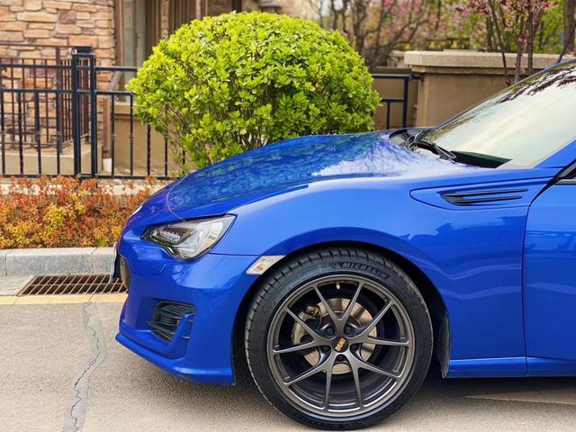 斯巴鲁专属拉力蓝,就是美