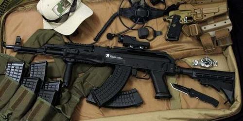 经典的ak系列突击步枪 已经被魔改的面目全非!