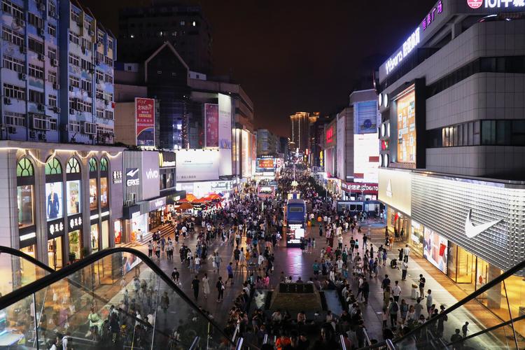 青岛台东步行街