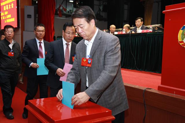 吴明明方银天张应华出席 李生伟讲话高天禄王云当选为市政协副主席