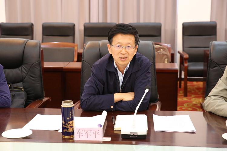 省发展改革委副主任,能源局局长车军平调研海南州新