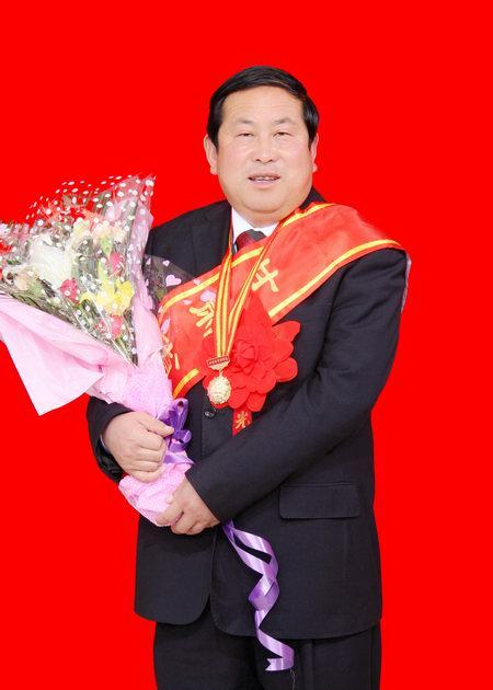 中共党员,大专学历,助理畜牧师,泾川县党原乡丁寨村,陈刘村党总支书记