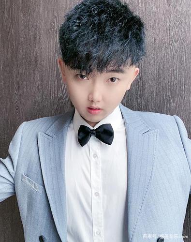 四川可乐为了求婚,每天坚持健身减肥,暴瘦后很有韩国