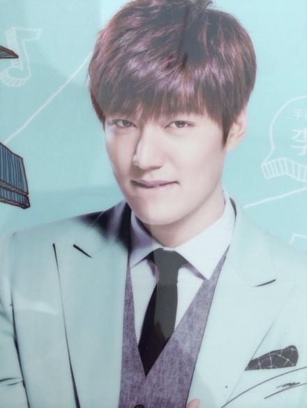 李敏镐灯箱广告