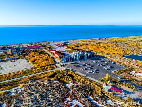 福海县乌伦古湖黄金海岸景区秋景如画