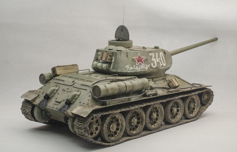 兴趣 模型手办 "北方的来客"——1/16苏联t-34/85中型坦克 车体前脸