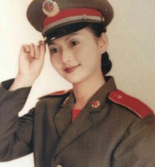 彼时的刘丹正在向成为一名优秀的舞蹈家而努力奋斗着,对于演员这一行
