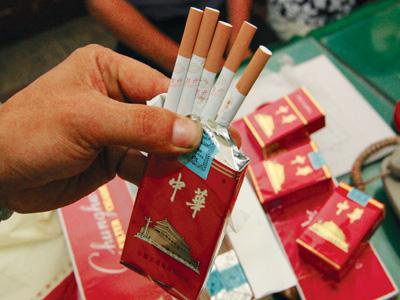 小心"外真内假"中华香烟最近浙江多地发现假烟