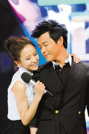 曝陈思成佟丽娅登记 从互不来电到相守_男明星_媲美网