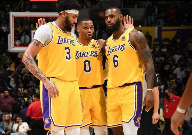 湖人输灰熊,三巨头集体反省,沃格尔破罐破摔,珍妮该学