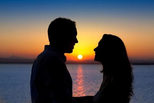 男人越心疼你,他的3个表现越明显,长久的感情才能维持