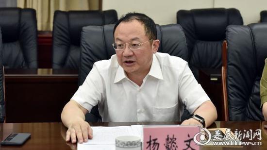 湖南省环保厅厅长王一鸥为娄底环保精准把脉