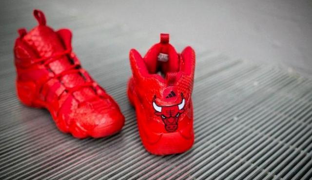 巴特勒签名鞋来了李宁神秘鞋款曝光酷似库里9代不比耐克差