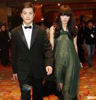 李亚鹏历届女友盘点 李亚鹏结交了新欢冯静恩吗