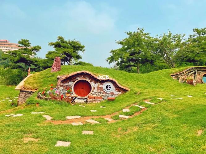 大连霍比特人小屋_草坪_庄园_景点_摄影_出行_人文风光展示_旅行混剪
