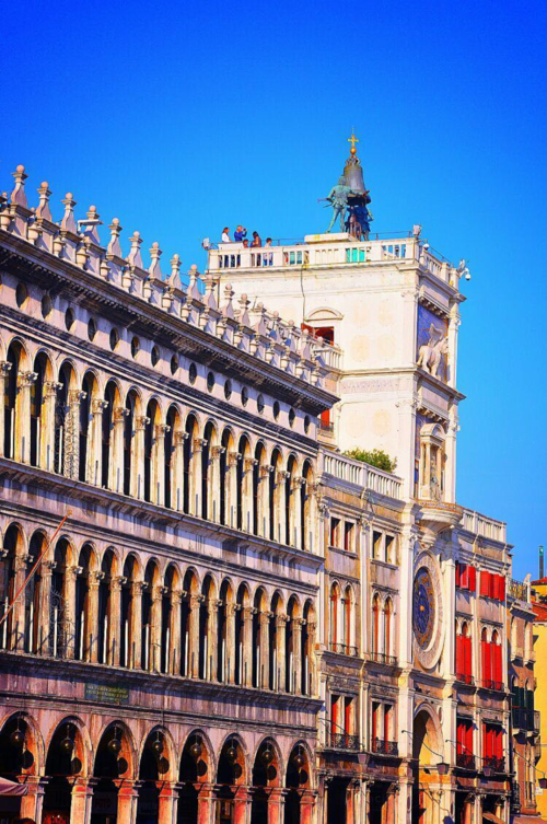 并列式构图-图片来自网络