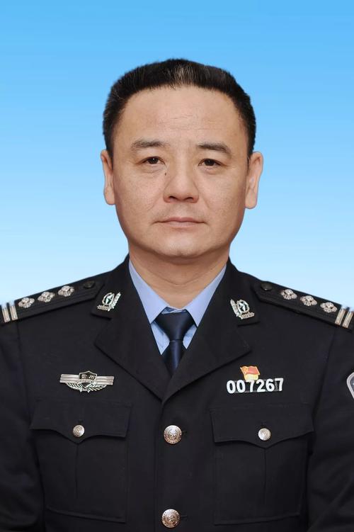 谢军 贵阳市公安局经开分局党委书记,局长