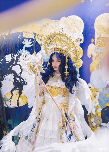洛丽塔种草机谢安然,参加活动头顶"十斤"发饰,美貌