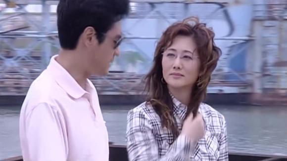 婆家娘家:拜金女想上位,竟当老公面打电话约会总裁,这老公真废