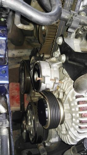 09年宝来12万公里换正时皮带,电机皮带作业