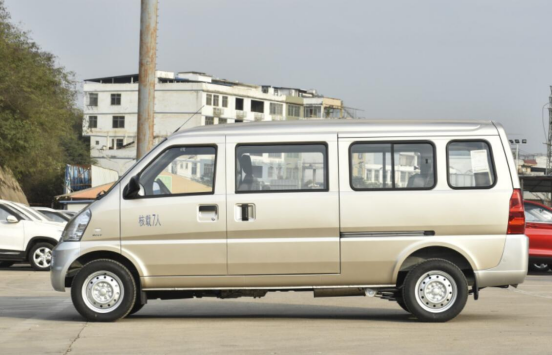 五菱荣光加长版怎么样创业车主小康之路的必备款