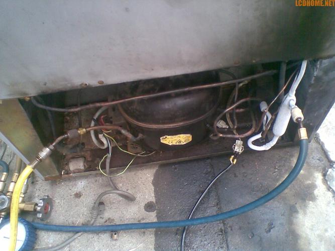 冰箱毛细管为何会"冰堵"与排除维修方法