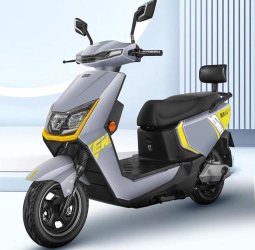 金彭两轮电动车评测:结实耐用,配40l座桶,带自动锁车功能