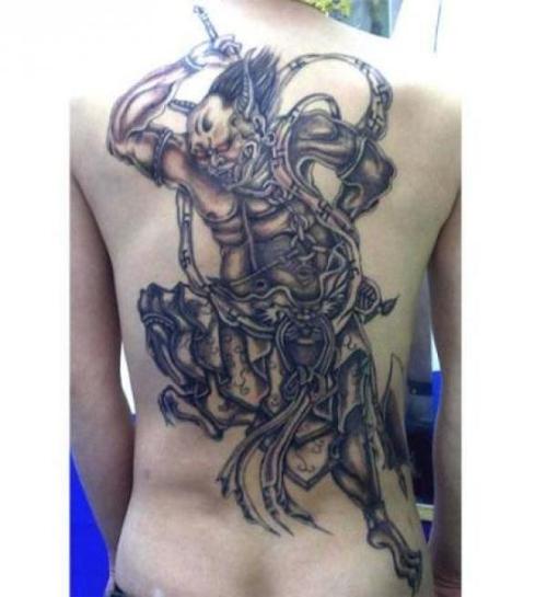 夜叉----类似魁星的纹物,只不过是属阴性的而已,其他方面没什麼特别之