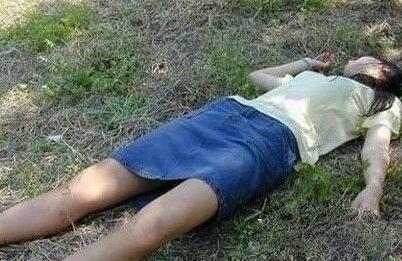 济南草丛现女尸:露屁股衣冠不整不像自杀(图)-人间