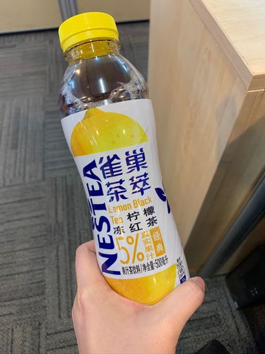 雀巢茶萃,柠檬冻红茶,6元,个人觉得和维他柠檬茶差得不多,没那么甜,冰