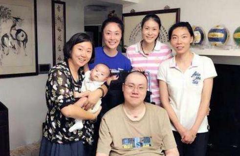 坚强的汤淼,瘫痪12年妻子改嫁父亲年迈,2岁女儿是他的