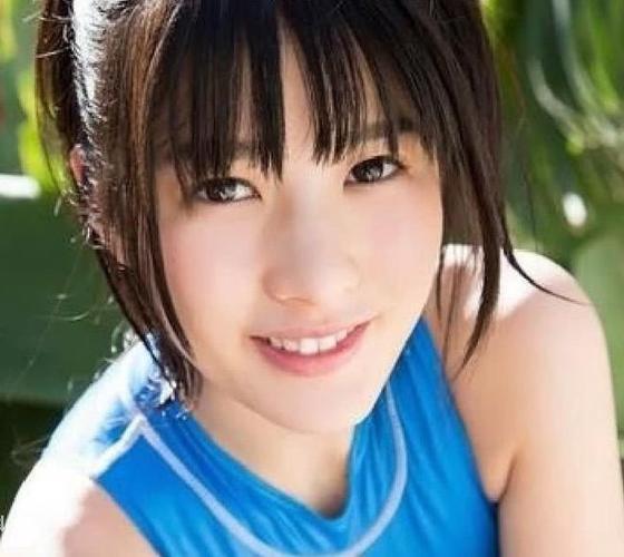 日本女星大胆挑战裸体艺术一个手滑动作遭网友吐槽