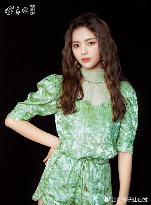 女神杨超越,小家碧玉,窈窕淑女